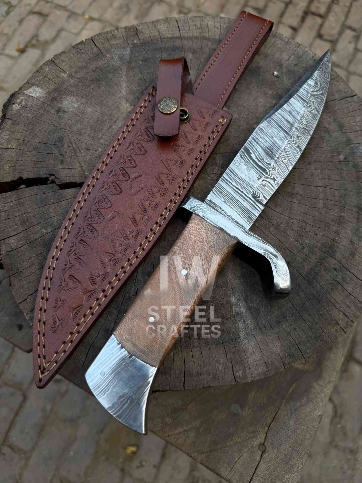 Hand-Forged Damascus Hunting Knife with Wooden Handle & Leather Sheath – Collectible Full Tang Blade