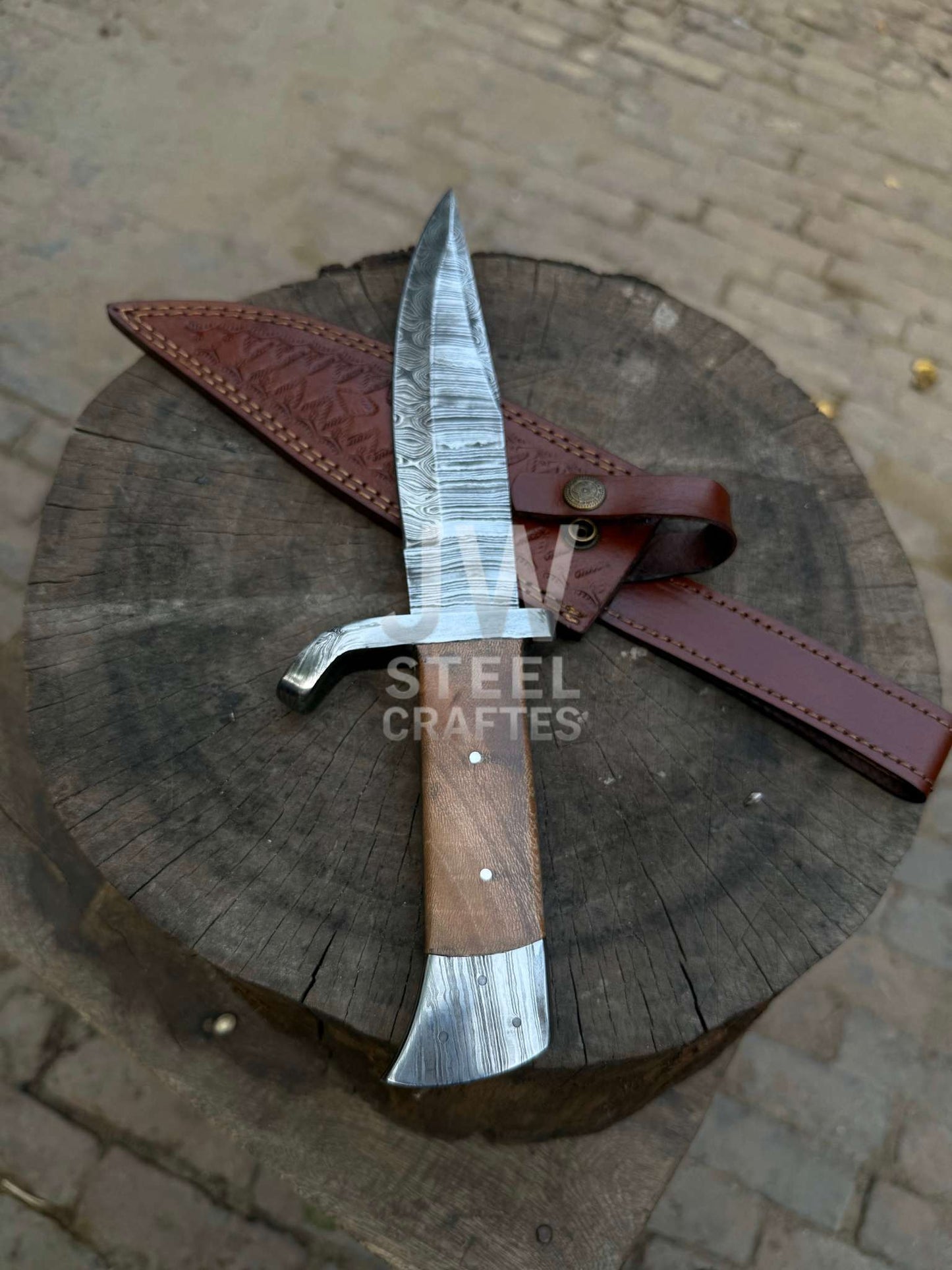 Hand-Forged Damascus Hunting Knife with Wooden Handle & Leather Sheath – Collectible Full Tang Blade