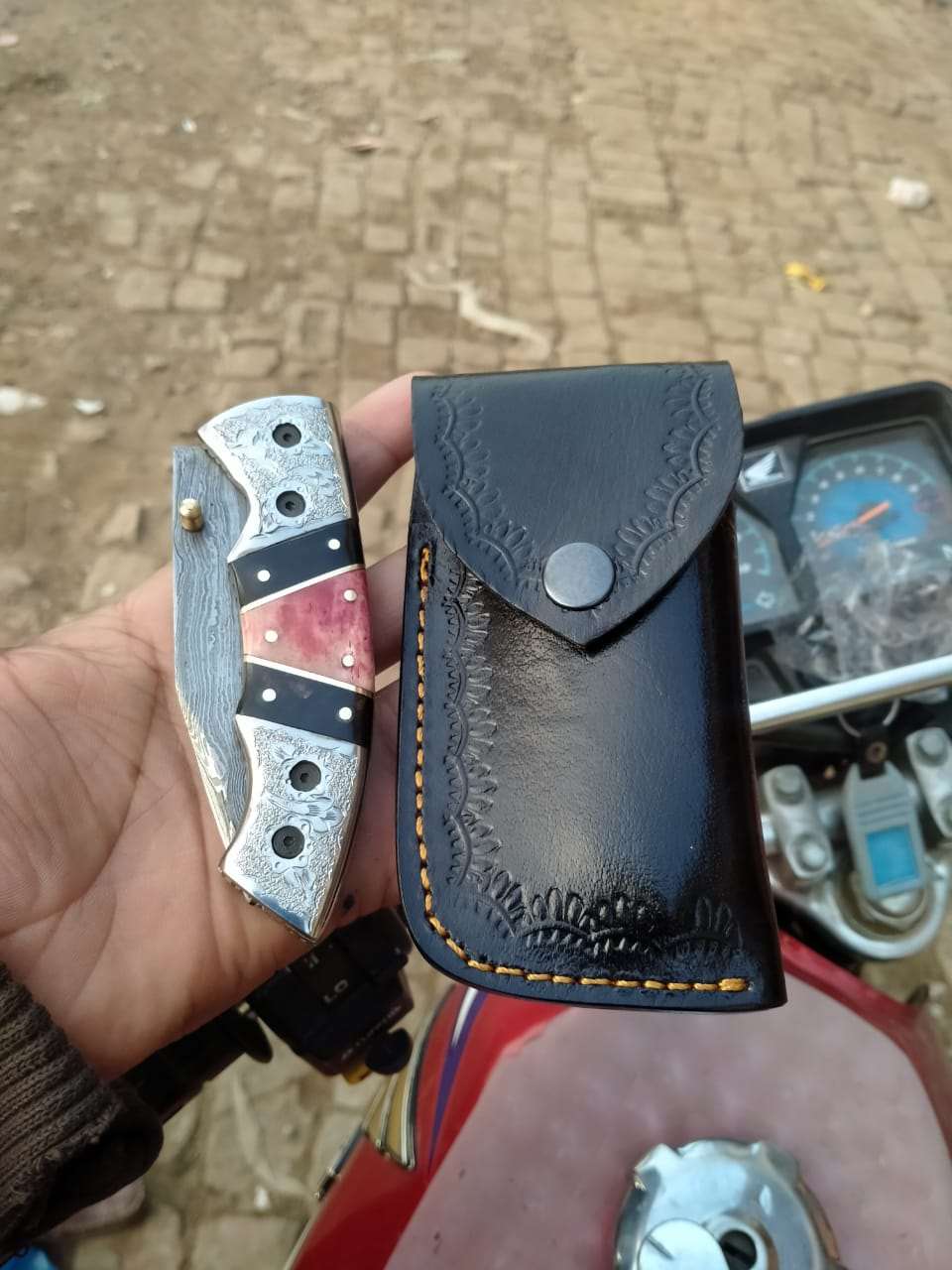 Customizable Handmade Folding knife Pattern welded Blade