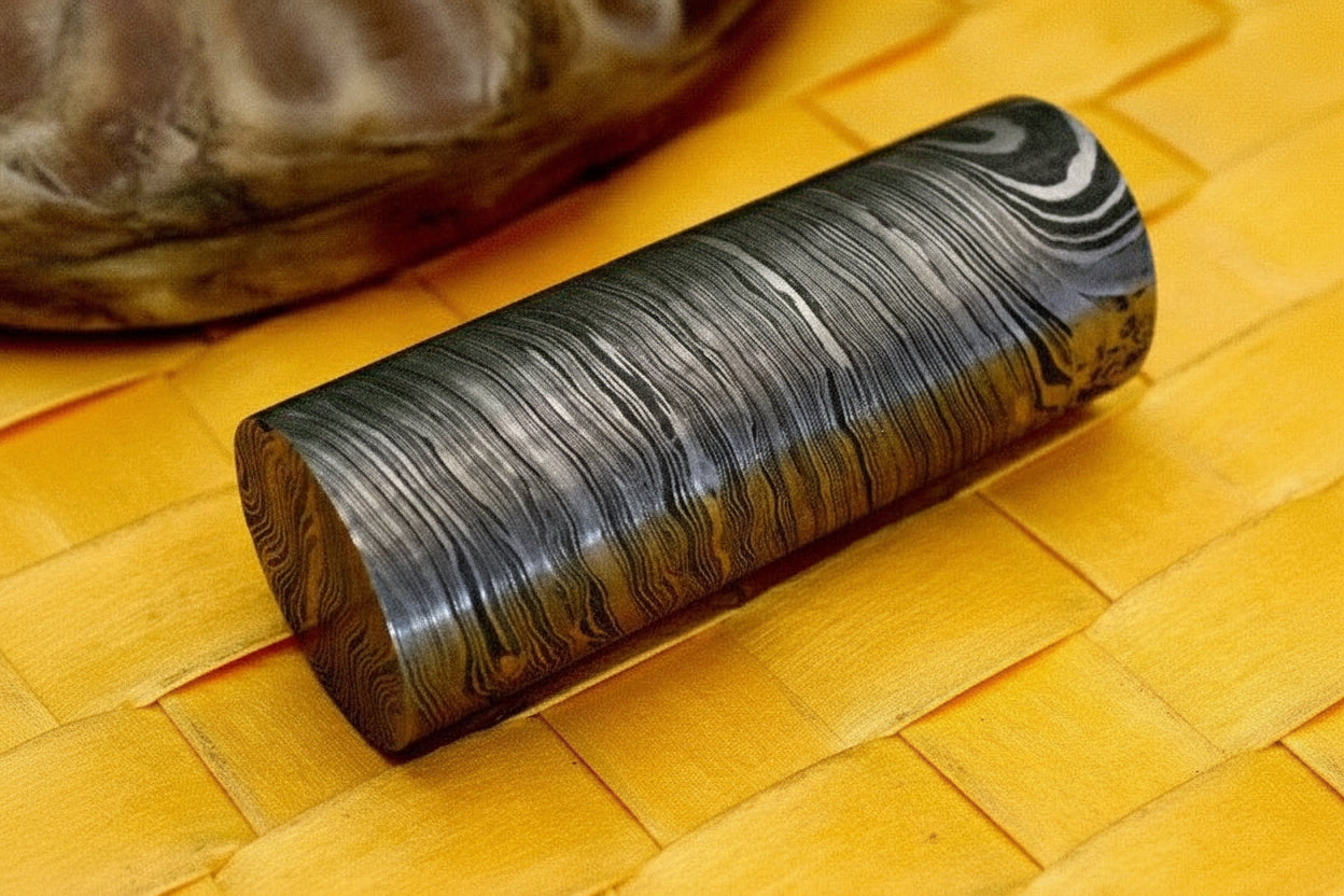 Twisted damascus steel, round billet bar for guard and ring and jewellery making DE-0018