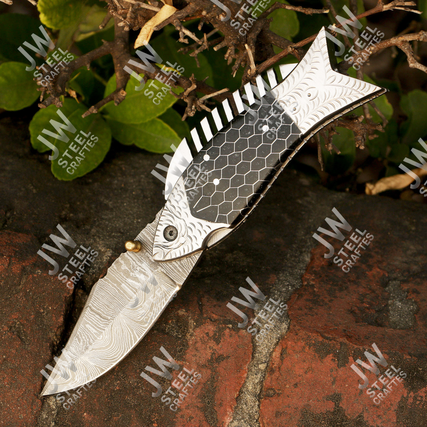 Hand-Forged Damascus Steel Folding Knife – Fish Design Pocket Knife with Resin Handle & Leather Sheath | Unique Collectible Gift for Him