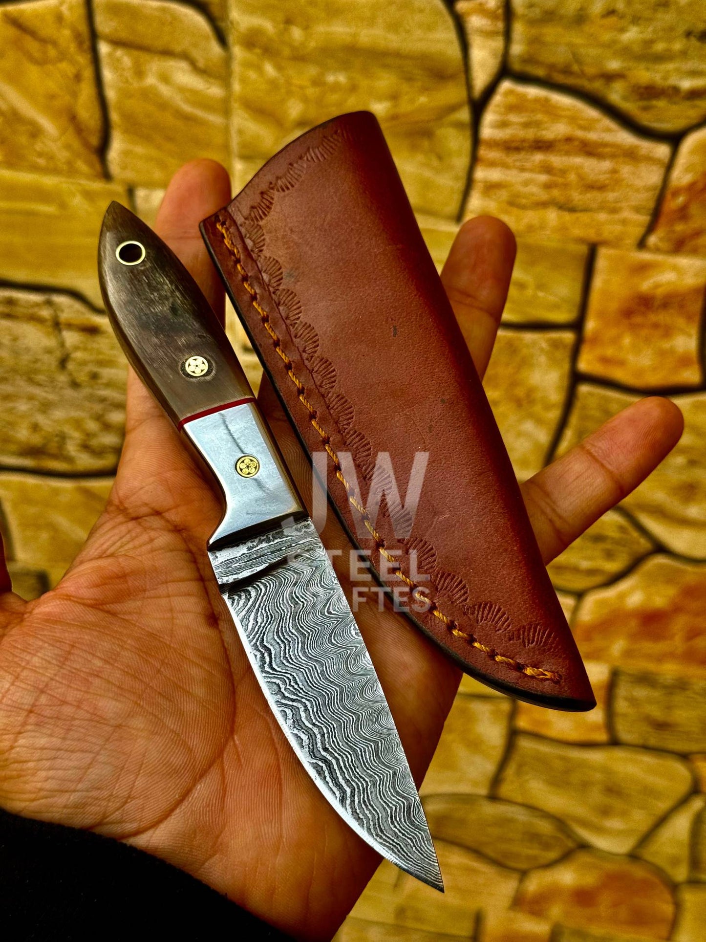 Handmade Damascus Skinner Hunting Knife – Bull Horn Handle with Brass Pins