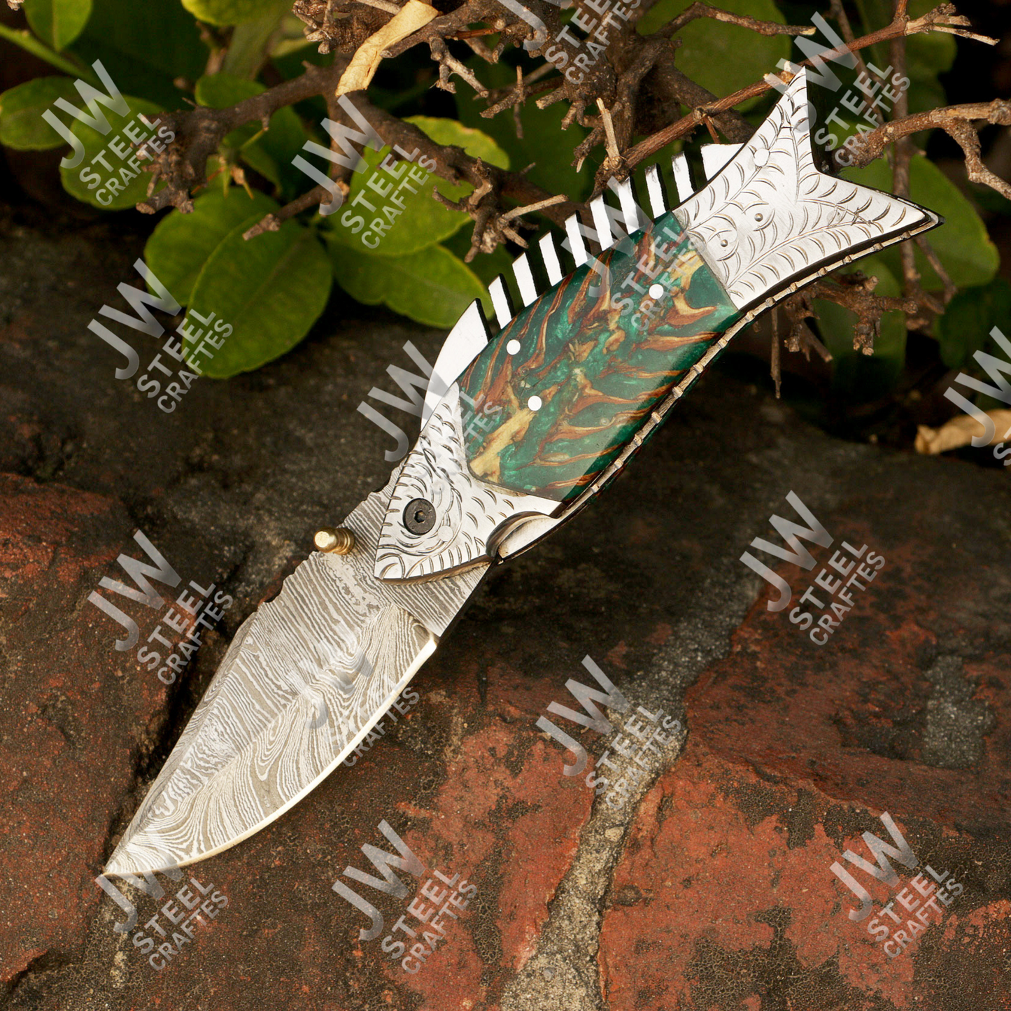 Handmade Fish Folding Knife – Damascus Steel Blade with Unique Handle