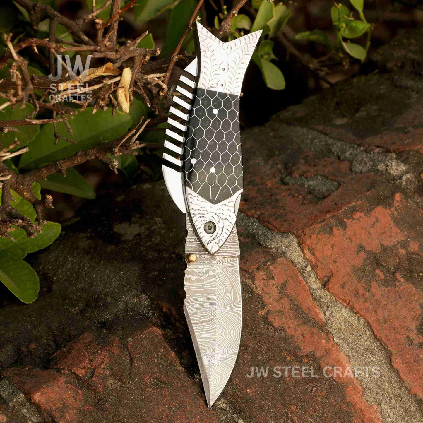 Hand-Forged Damascus Fish Folding Knife Collection – Custom Brass & Steel Pocket Knives with Leather Sheath