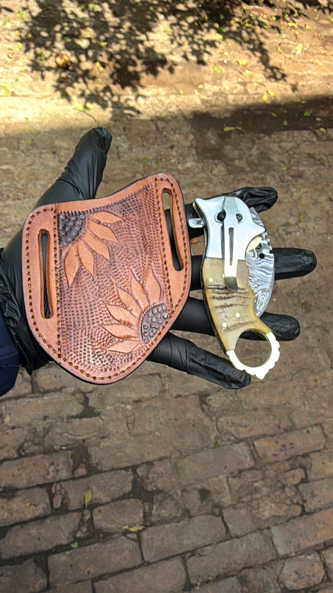 Wolf Claw Damascus Folding Karambit with Engraved Wolf Bolster&amp;nbsp;