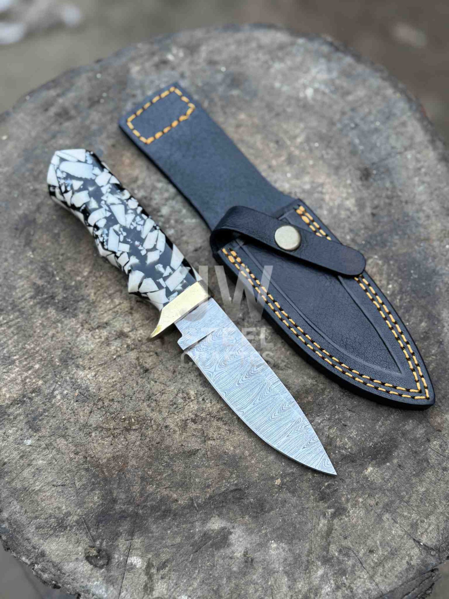 Handmade Damascus Hunting Knife with Handle Variations & Leather Sheath