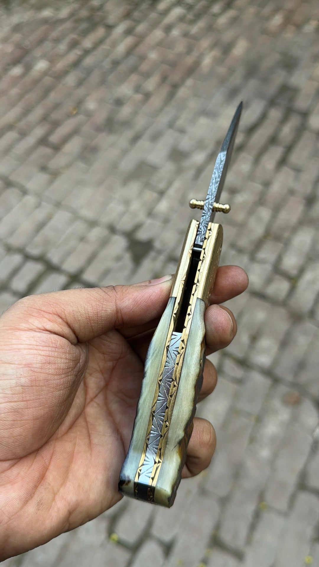 Folding knife