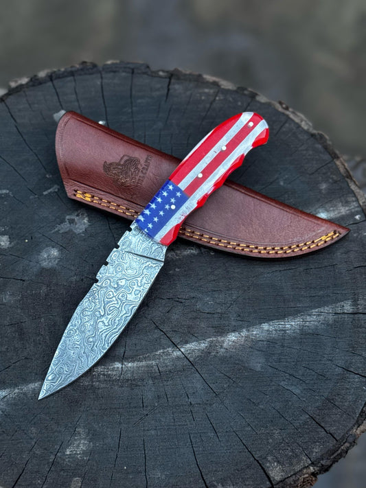 Custom Damascus Steel Skinner Knife, American Flag Hunting Knife, Groomsmen Gift, Gift for Him, Father’s Day Gift with Leather Sheath