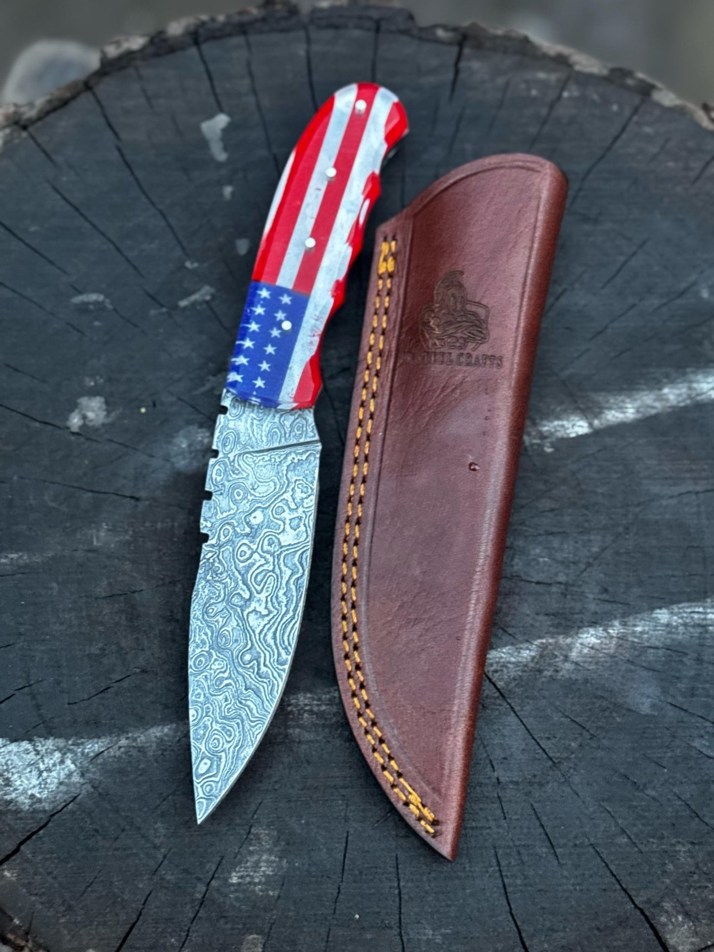 Custom Damascus Steel Skinner Knife, American Flag Hunting Knife, Groomsmen Gift, Gift for Him, Father’s Day Gift with Leather Sheath