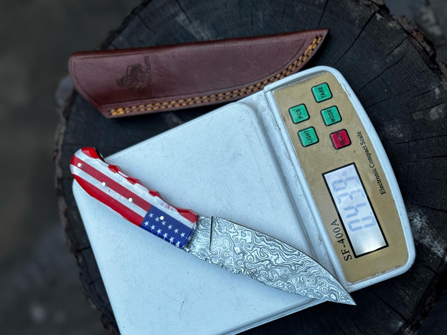 Custom Damascus Steel Skinner Knife, American Flag Hunting Knife, Groomsmen Gift, Gift for Him, Father’s Day Gift with Leather Sheath