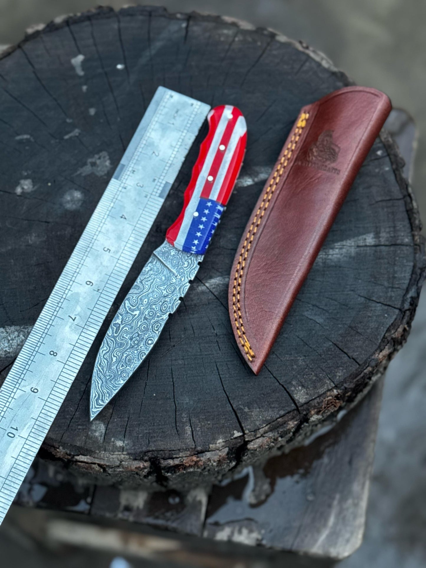 Custom Damascus Steel Skinner Knife, American Flag Hunting Knife, Groomsmen Gift, Gift for Him, Father’s Day Gift with Leather Sheath