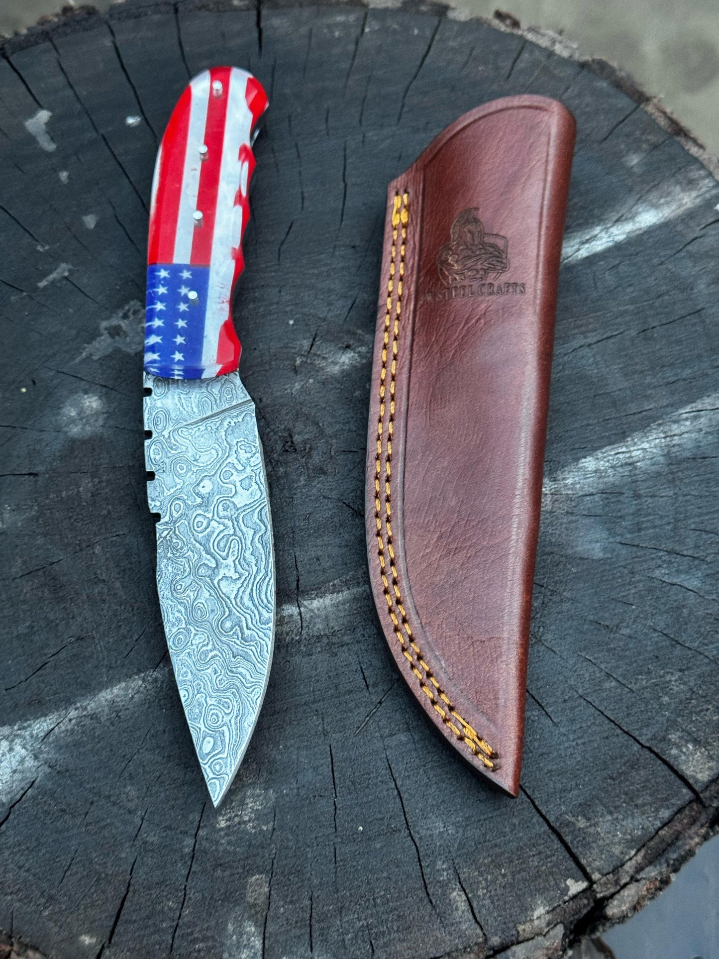 Custom Damascus Steel Skinner Knife, American Flag Hunting Knife, Groomsmen Gift, Gift for Him, Father’s Day Gift with Leather Sheath
