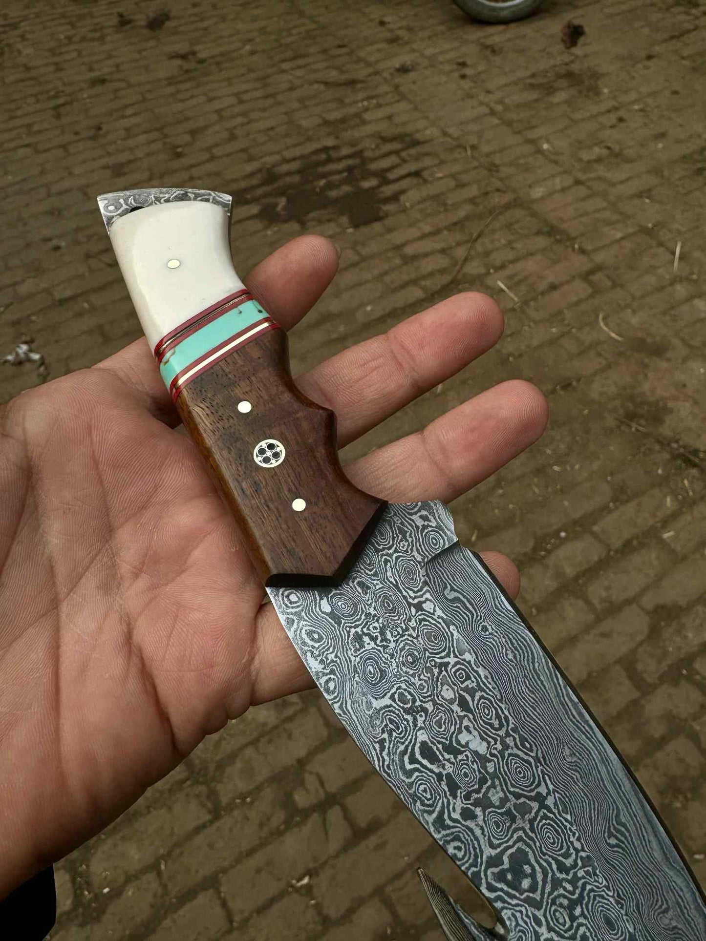 Handcrafted Damascus Steel Knife – Custom Rezin Rosewood Handle, Full Tang, 4.5" Blade, 9" Overall Length, Black Leather