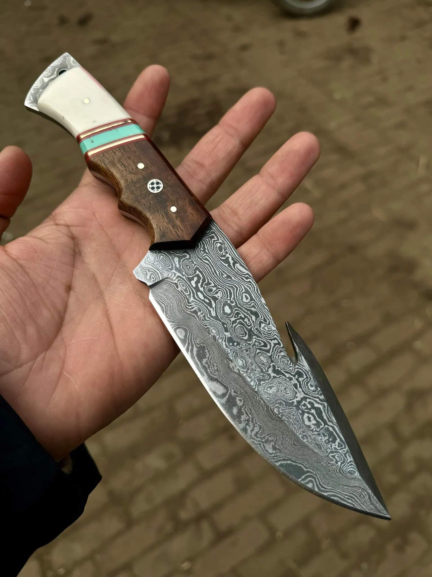 Handcrafted Damascus Steel Knife – Custom Rezin Rosewood Handle, Full Tang, 4.5" Blade, 9" Overall Length, Black Leather