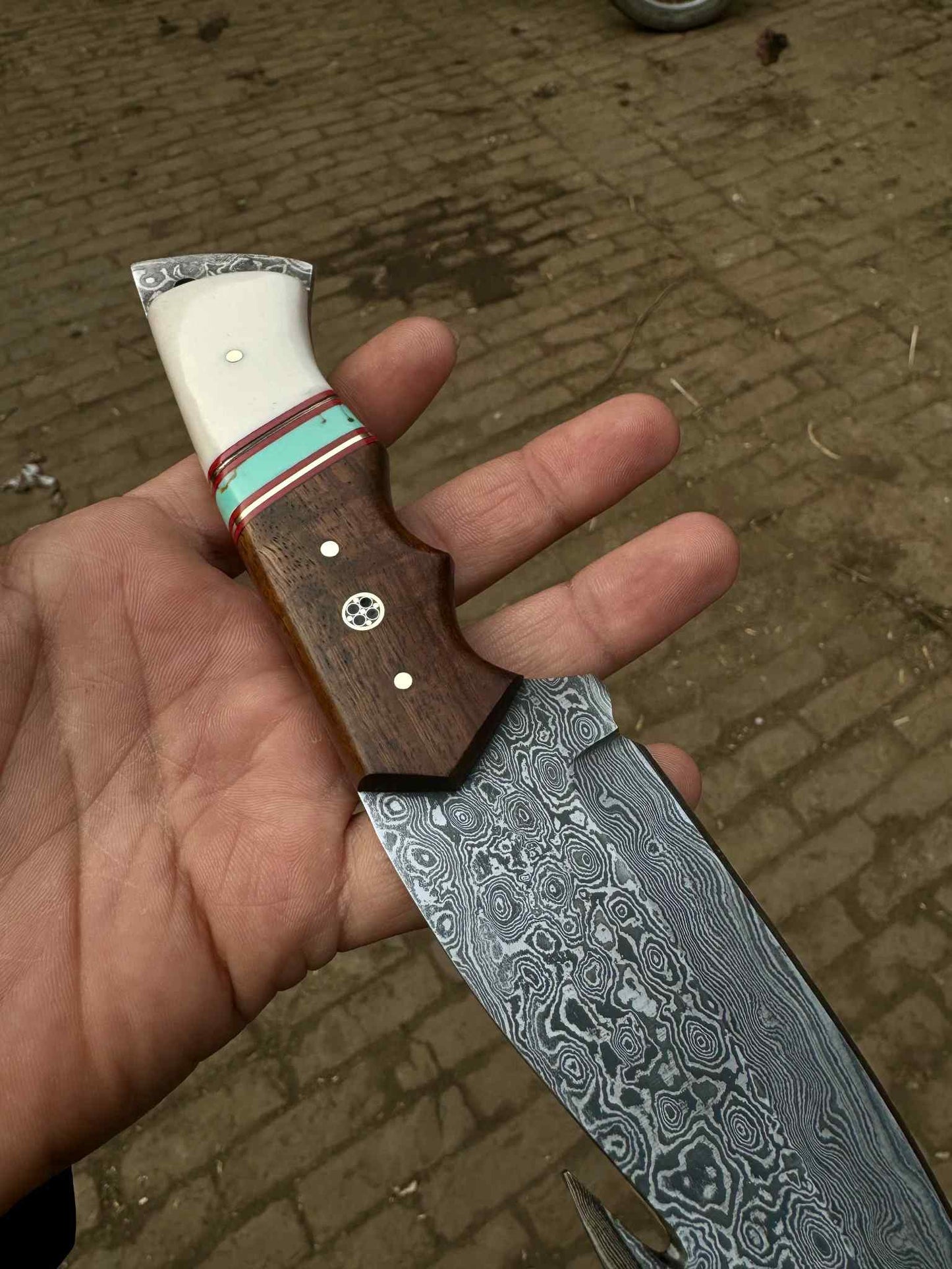 Handcrafted Damascus Steel Knife – Custom Rezin Rosewood Handle, Full Tang, 4.5" Blade, 9" Overall Length, Black Leather