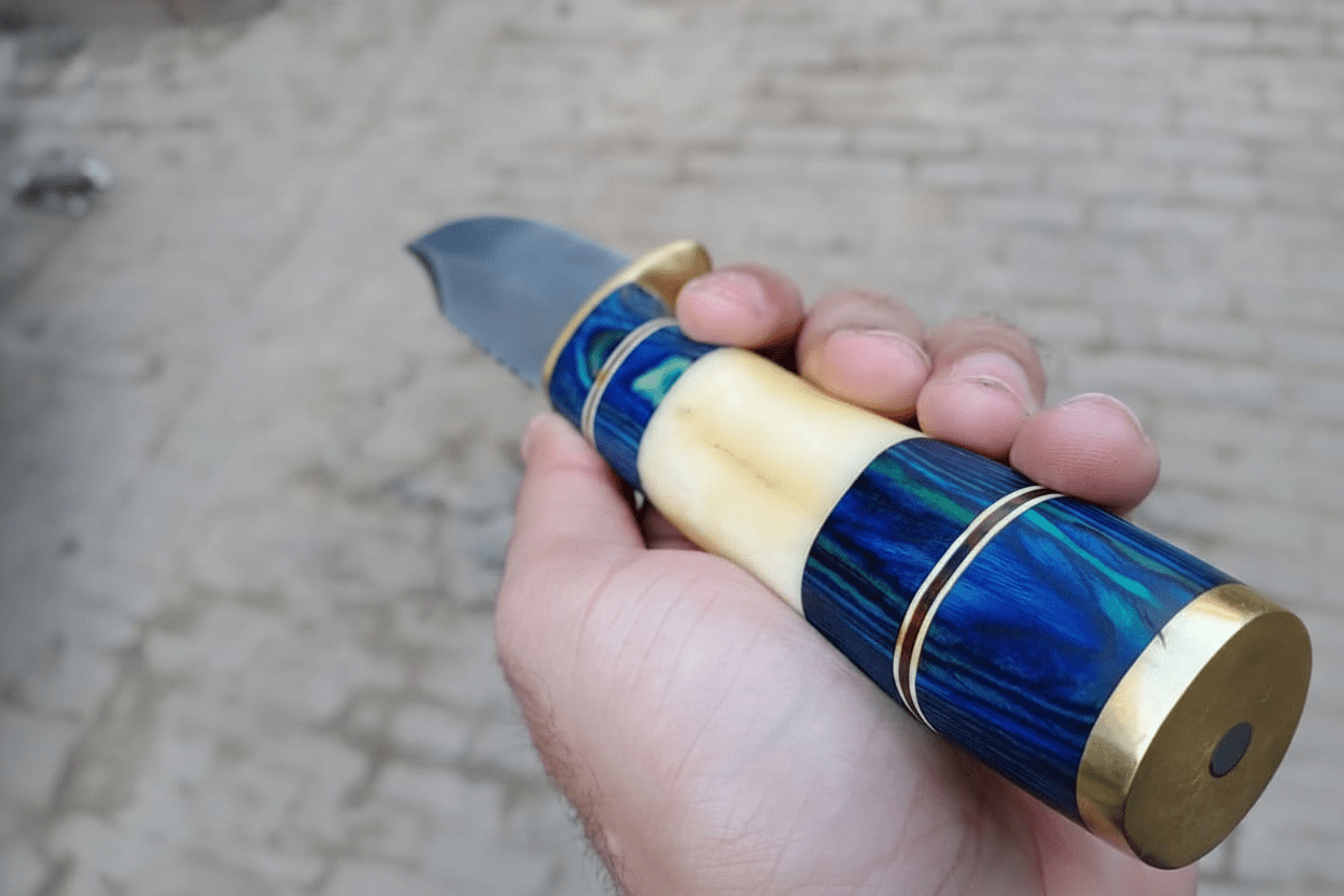 Damascus steel hunting knife with wood and bone on handle. handmade Skinner Knife by JW SteelCrafts