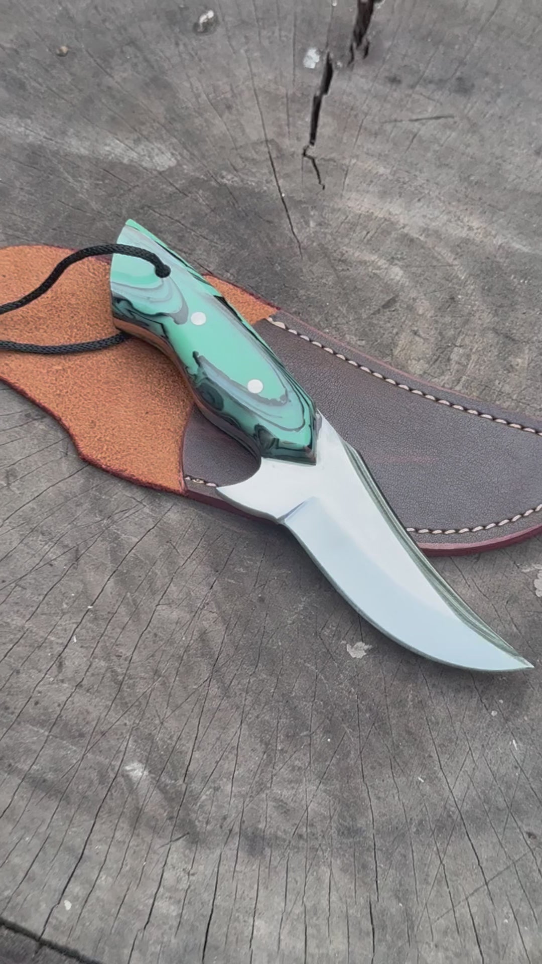 Neck Knife with Leather Sheath – Mini Damascus Pattern Blade | Green Resin Handle | JW SteelCrafts
