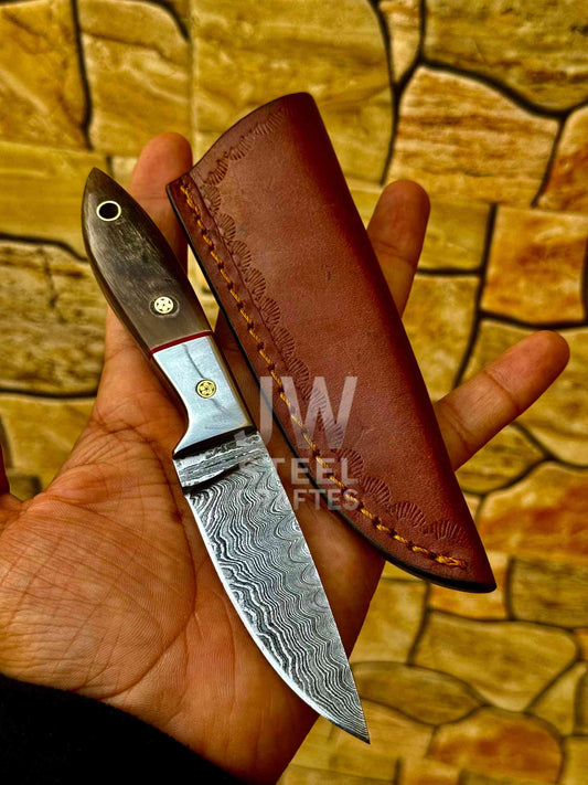 Handmade Damascus Steel EDC Knife with Horn Handle & Leather Sheath – Compact Utility Blade