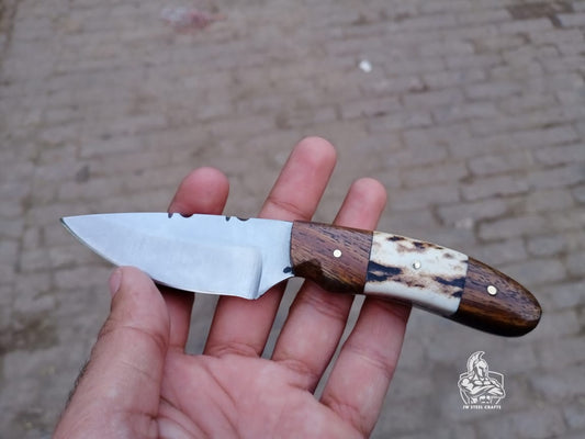 Custom made Skinner with Deer Horn Handle.