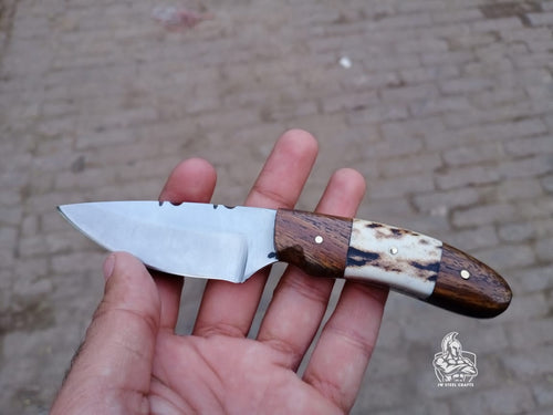 Custom made Skinner with Deer Horn Handle.