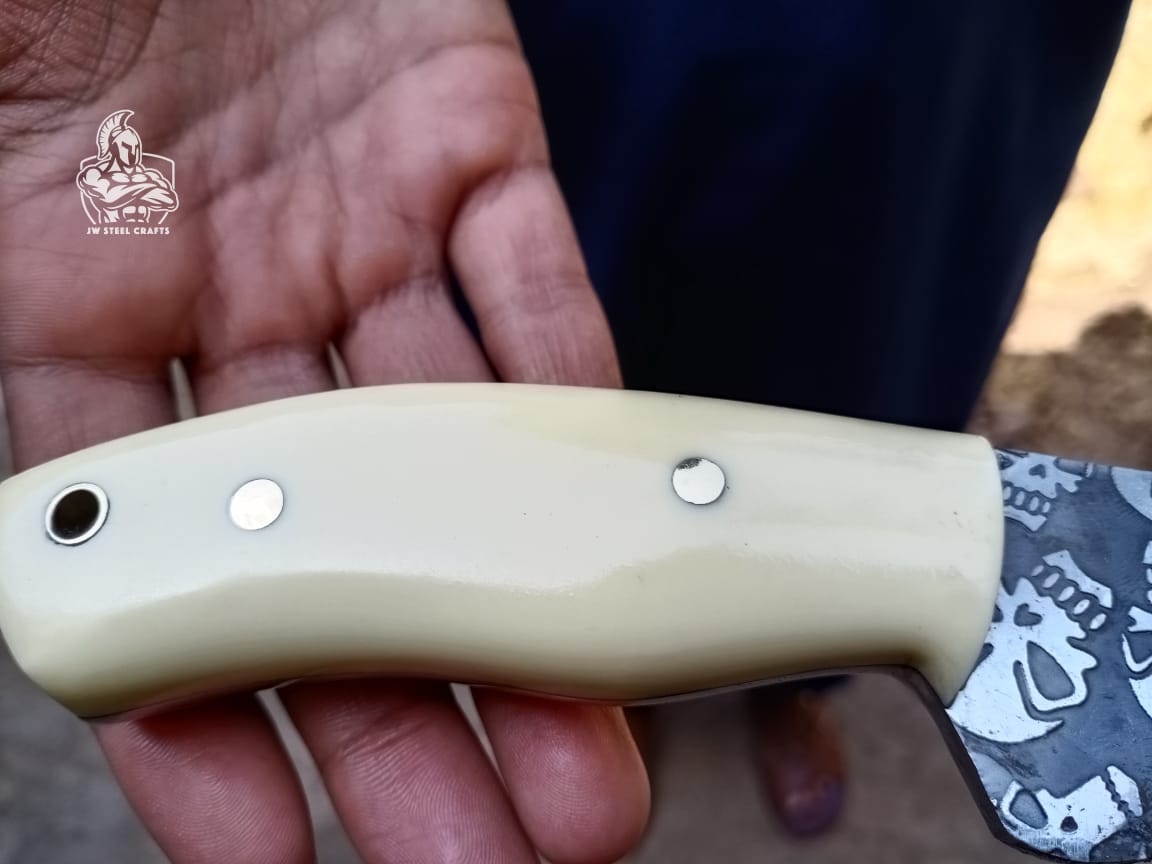 Custom Made Skinner knife with Skull Design Blade