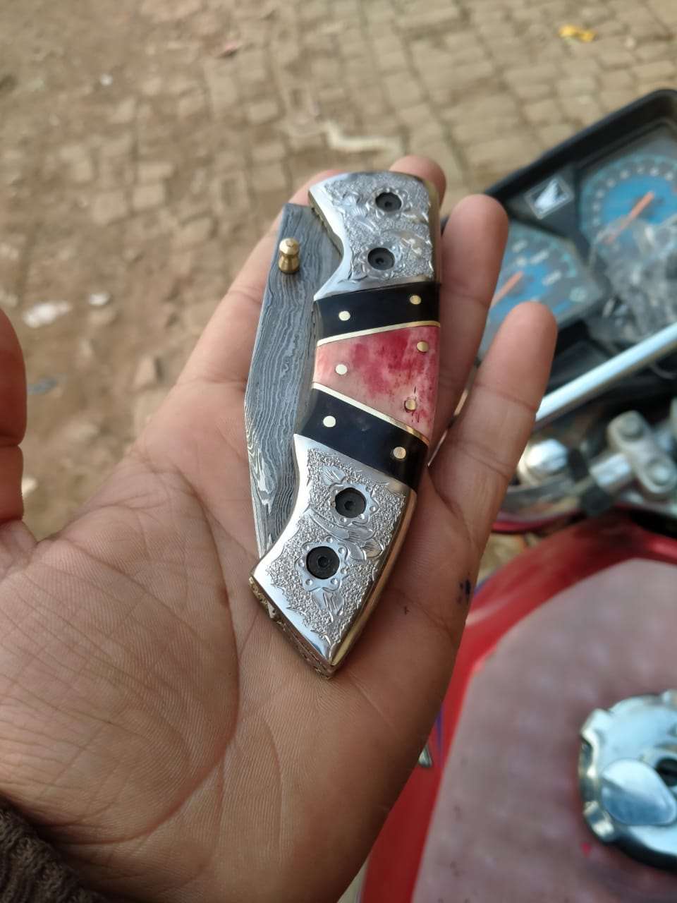 Customizable Handmade Folding knife Pattern welded Blade