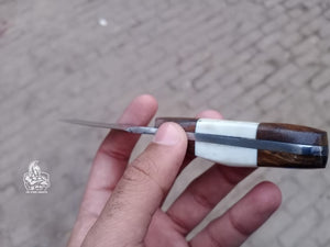SKINNER KNIFE WITH DEER HORN HANDLE.
