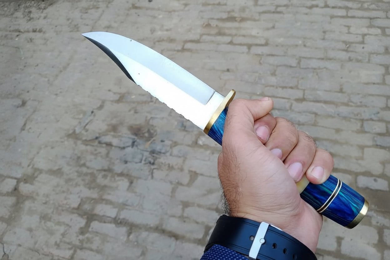 Damascus steel hunting knife with wood and bone on handle. handmade Skinner Knife by JW SteelCrafts