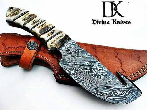 Custom Handmade Damascus steel Hunting Knife / Skinning Knife With Amazing  Stag Horn Handle and Leather Sheathp DK-0106