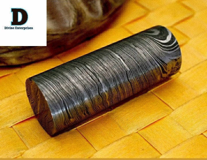 Twisted damascus steel, round billet bar for guard and ring and jewellery making DE-0018